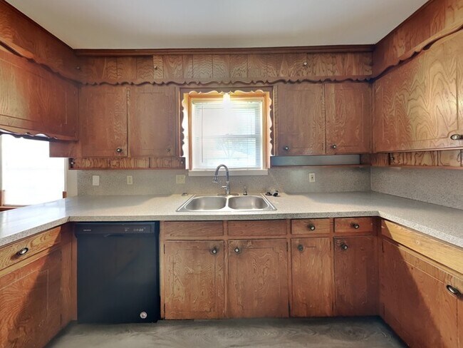 Building Photo - 7108 Ellis Rd