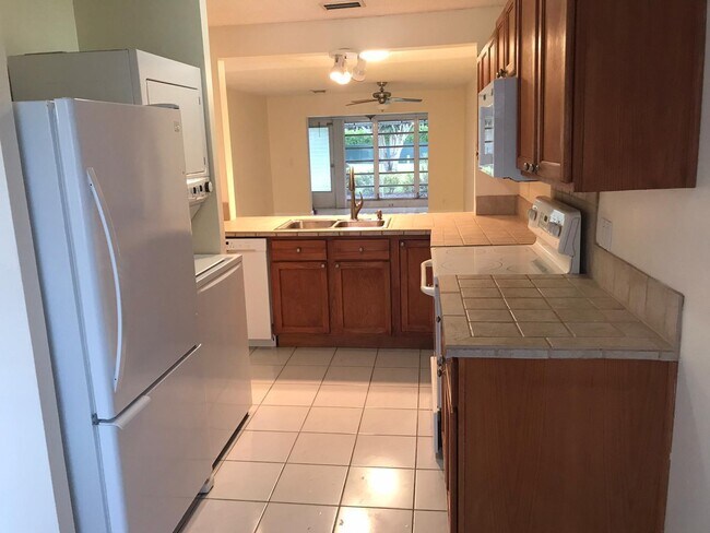 Foto del edificio - 20898 Vinesta Cir