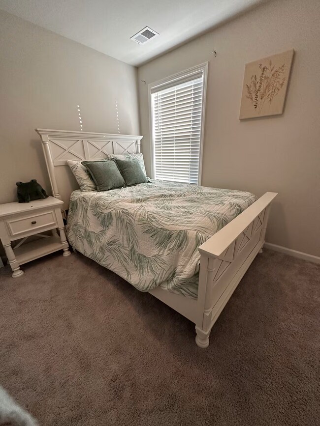 Dormitorio 2 - 301 Lanyard St