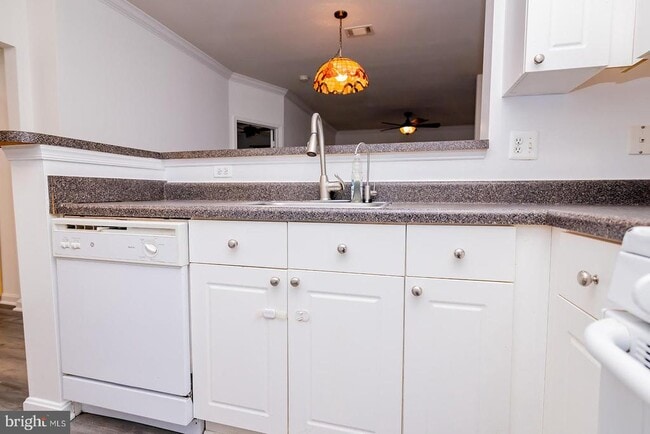 Foto del edificio - 11373 Aristotle Dr