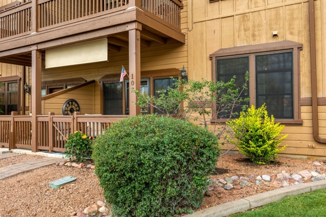 Building Photo - 2421 Quarter Horse Trl