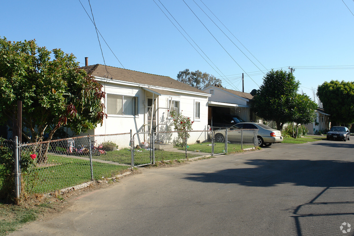 Foto del edificio - Santa Paula Apartments