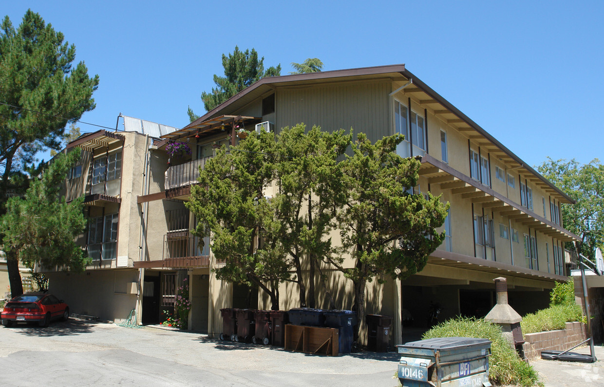 Building Photo - 909 East St