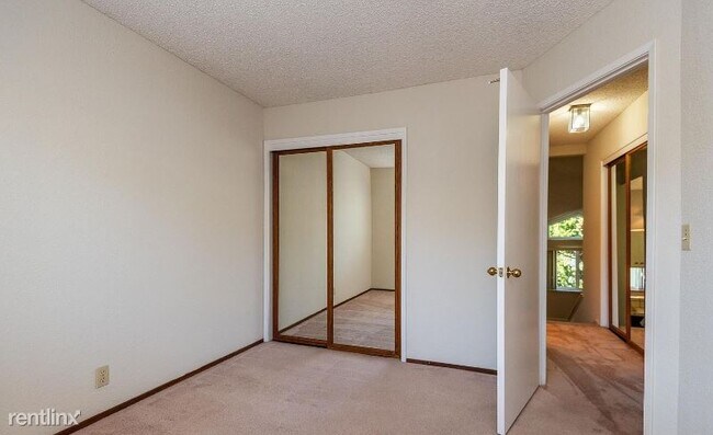 Foto del edificio - 2 br, 2 bath Townhome - 101 E Rittenhouse St