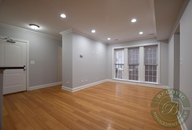 Building Photo - 2 bedroom in Chicago IL 60626