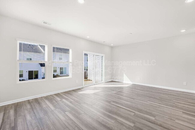 Building Photo - 5543 Worrell Wy