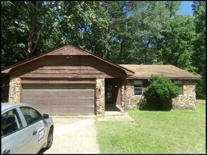 Building Photo - 2909 Stephanie Dr