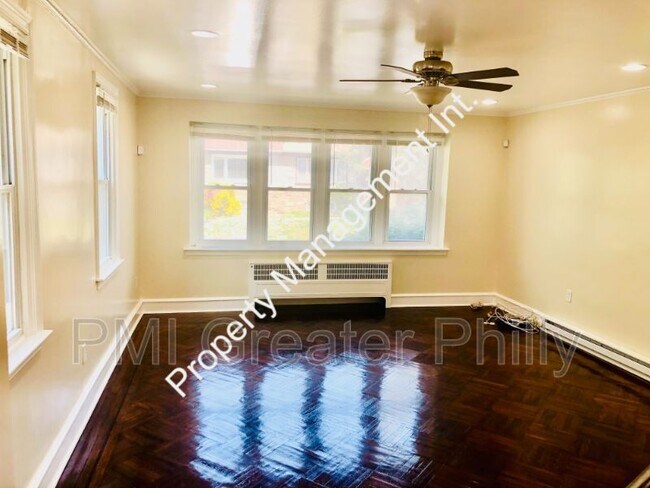 Building Photo - 1826 Erlen Rd