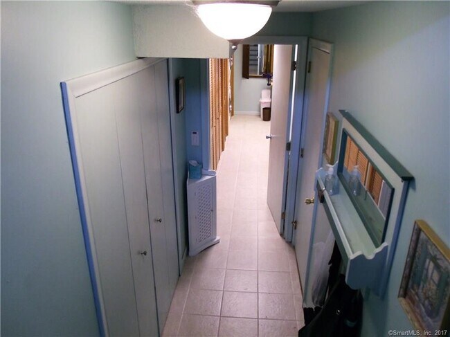 Foto del edificio - 44 Oak Forest Dr