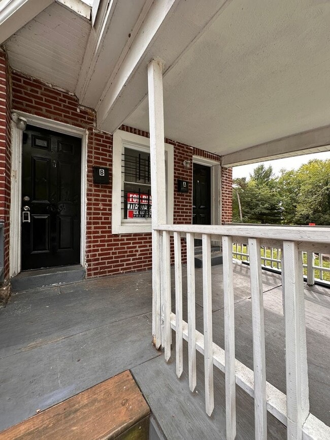 Building Photo - 101 N Gross St