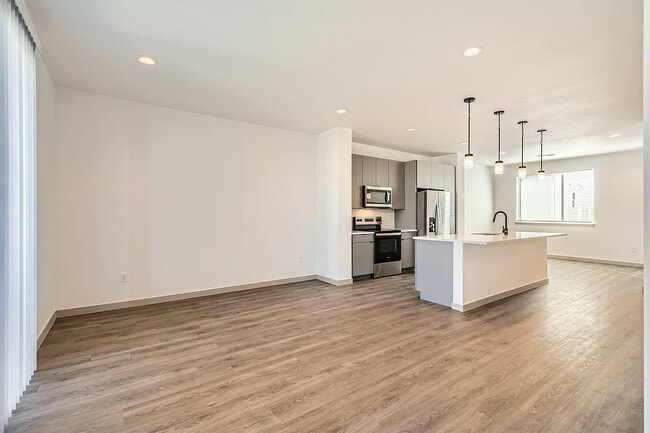 19290 E. 59th Ave 103 - Web Quality - 006 - 09 Living Room - Landings at Gateway