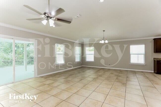 Building Photo - 12460 Itani Way