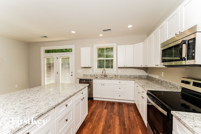 Building Photo - 7681 Cloverdell Drive