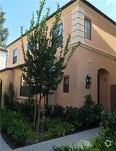 Building Photo - 105 Strawberry Grove