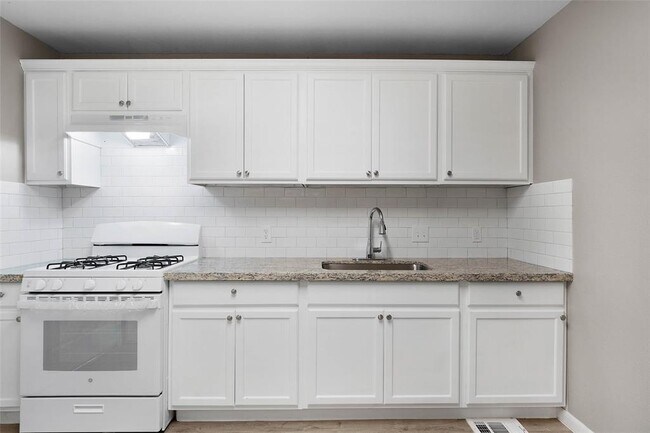 Building Photo - 3430 Sockwell Blvd