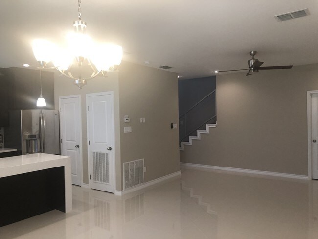 Building Photo - 7929 Elka Loop