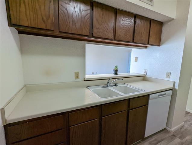 Foto del edificio - 12480 Abrams Rd