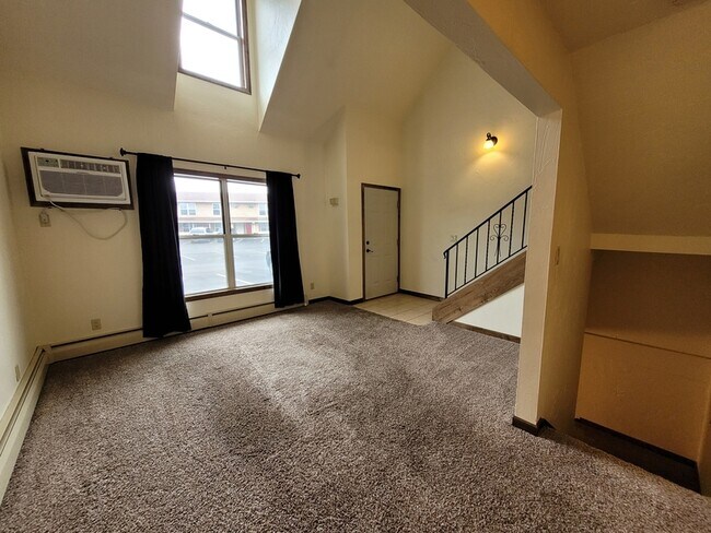 Foto del edificio - 2350 Canter Ln