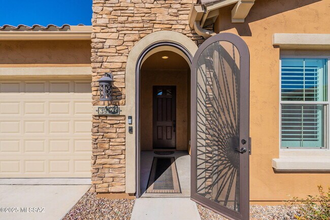 Building Photo - 39548 S Summerwood Dr