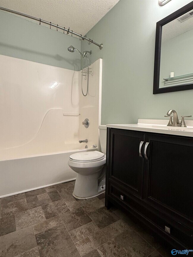 Building Photo - 115 Populus Dr