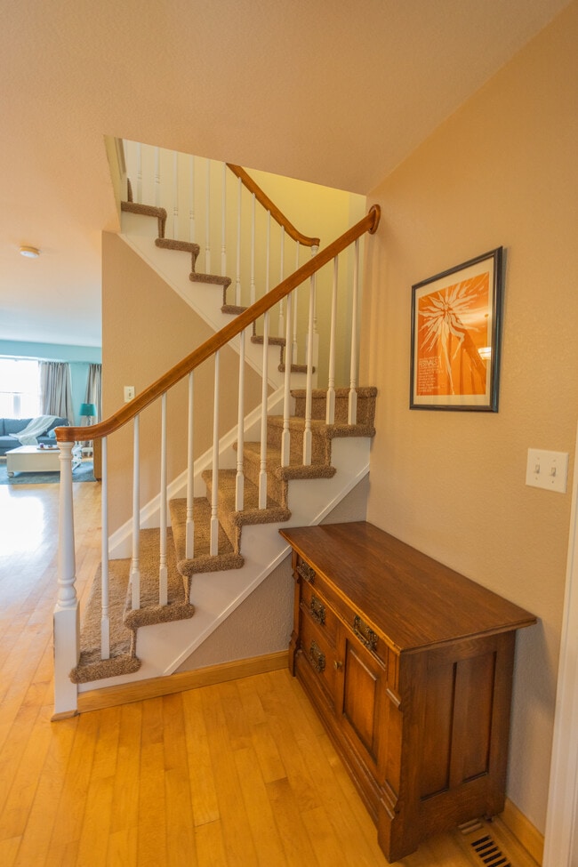 Entryway - 6270 Everett Ct