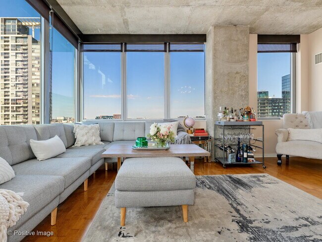 Foto del edificio - 659 W Randolph St