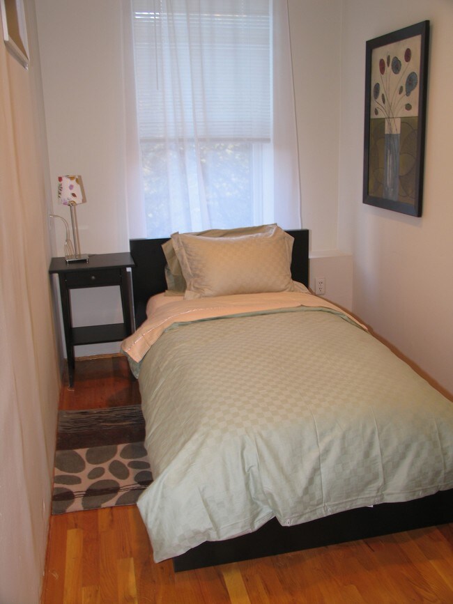 Foto del edificio - 114 Lincoln Pl