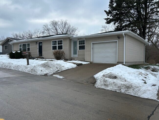 Foto del edificio - 1810 Logan St