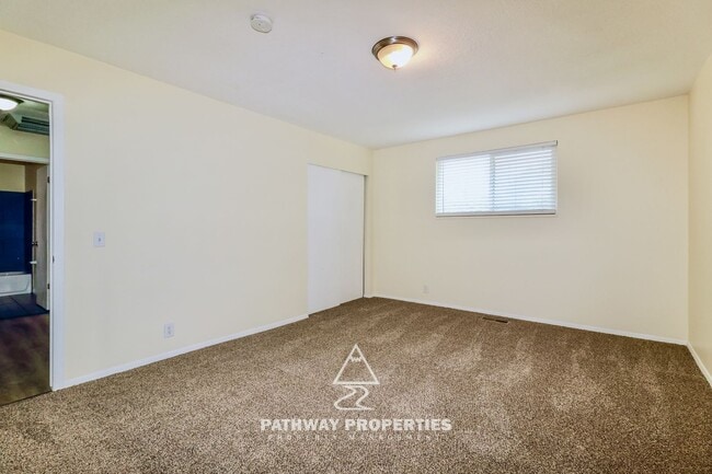 Building Photo - 3183-3183 S Harlingen Cir