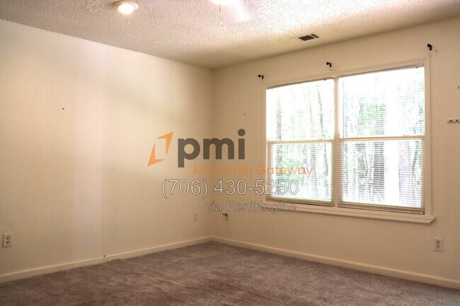 Building Photo - 48 Primrose Dr