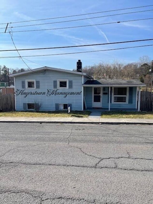 Three Bedroom Hancock House Rental in Hancock, MD