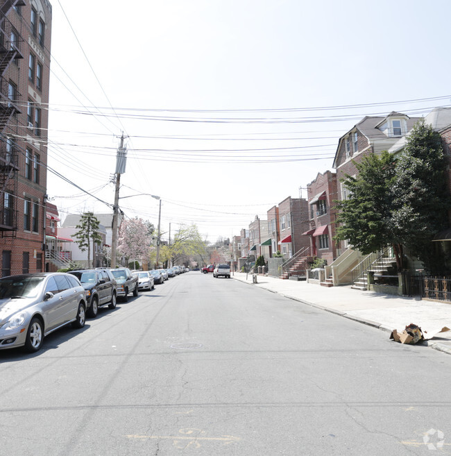 Foto del edificio - 2566 Radcliff Ave