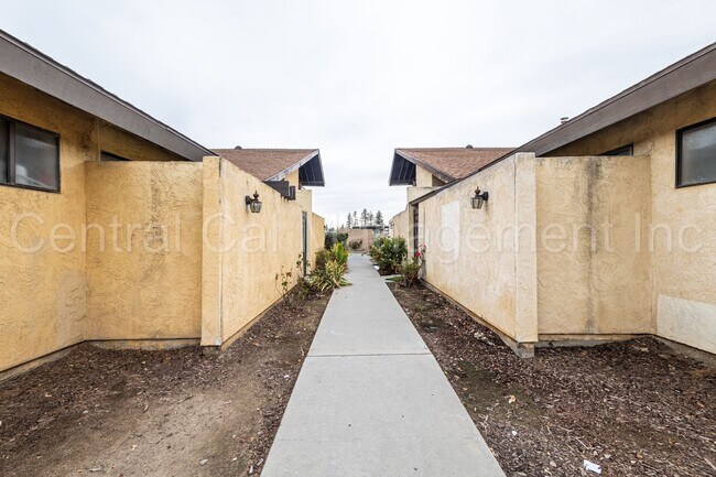 Foto del edificio - 4308 Parkwood Ct