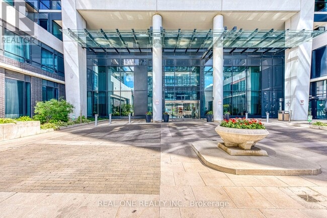 Photo du bâtiment - 55-455 Eglinton Ave W