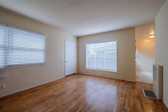 Foto del edificio - 1504 S Catalina Ave