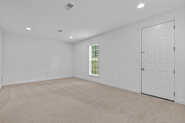 Building Photo - 2133 Red Fox Dr