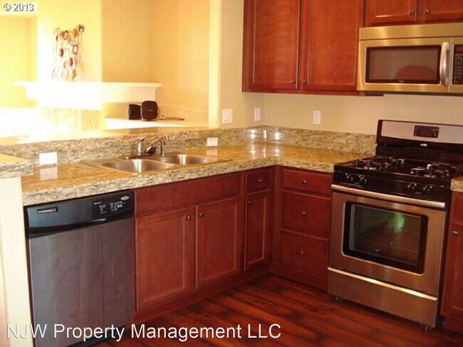 Building Photo - 2 br, 2.5 bath House - 429 Patricia Ann Pl