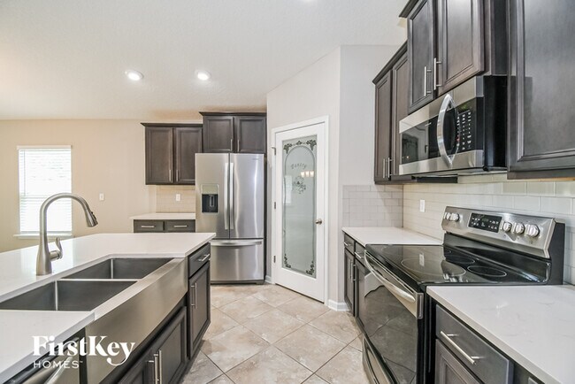 Building Photo - 12377 Itani Wy