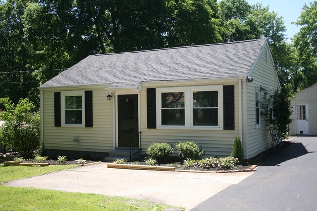 Photo - 2833 Colonial Cir House