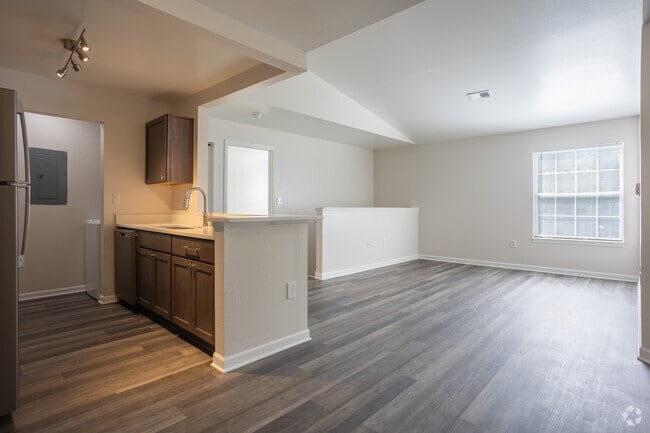 2 BR, 2 BA - 950 SF - Fountain Park Apartments