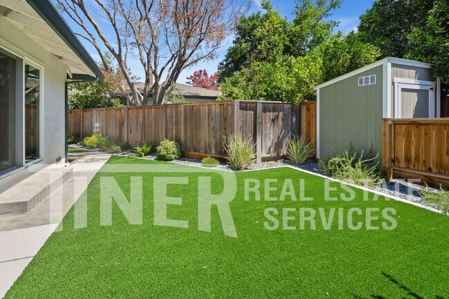 Foto del edificio - 2001 University Ave