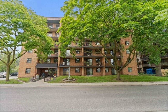 Building Photo - Carlsie Tower Apartments