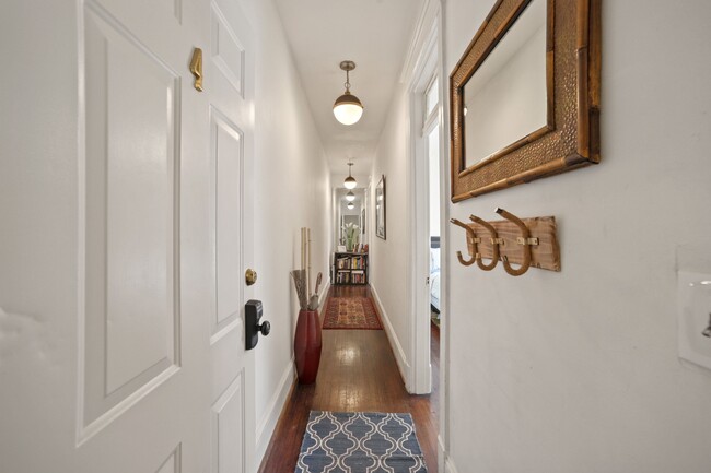 Stunning Apt - 710 Maryland Ave NE