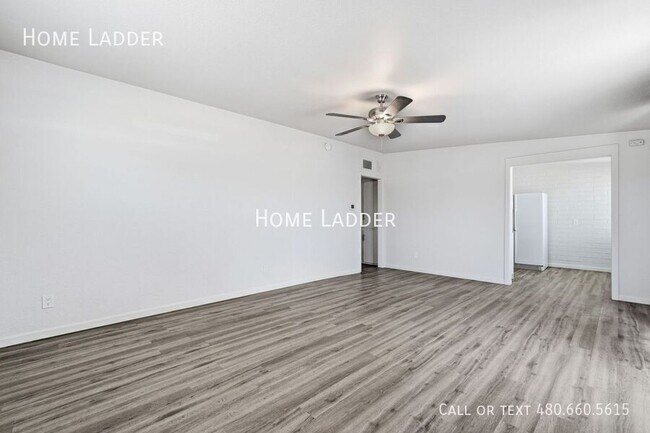 Foto del edificio - 596 W Harding Ave
