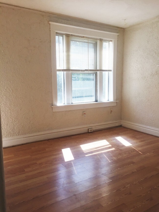 Foto del edificio - 5041 Chippewa St