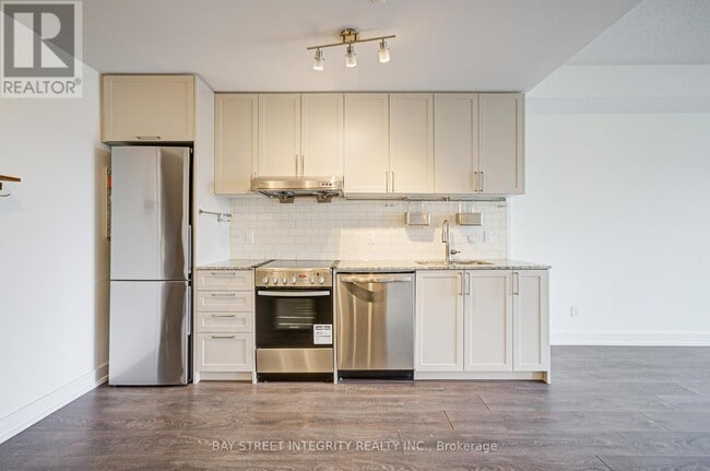 Building Photo - 268-6268 Buchanan Dr
