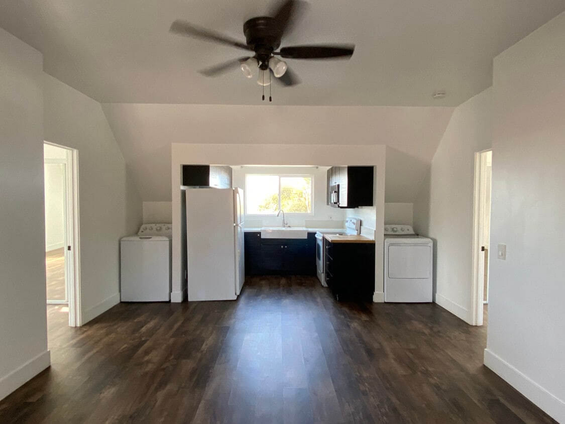 Photo - 3320-3322 Clairemont Dr (San Diego, CA)