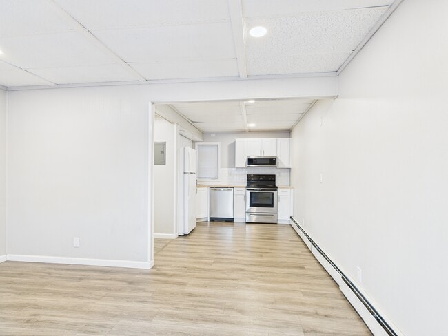 Foto del edificio - 246 E 7th Ave