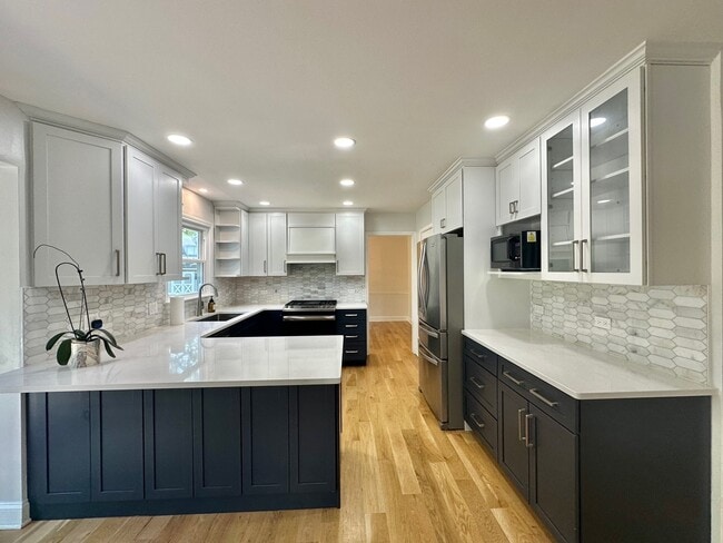 Building Photo - 1648 Dartmouth Ct