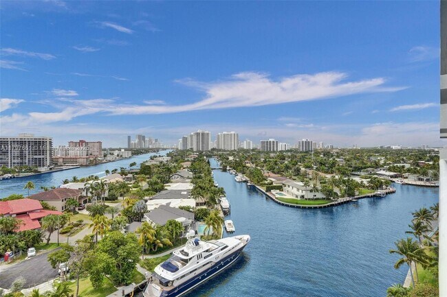 Foto del edificio - 137 Golden Isles Dr